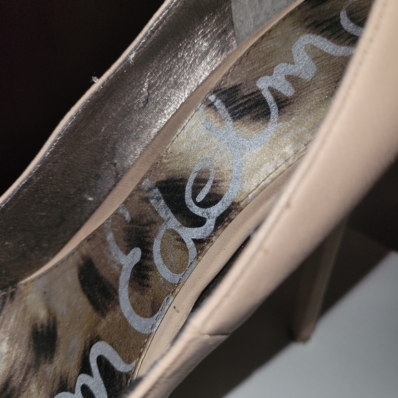 Cream color heels approximately 5 inch heel with one and a half platform. - Picture 6 of 14